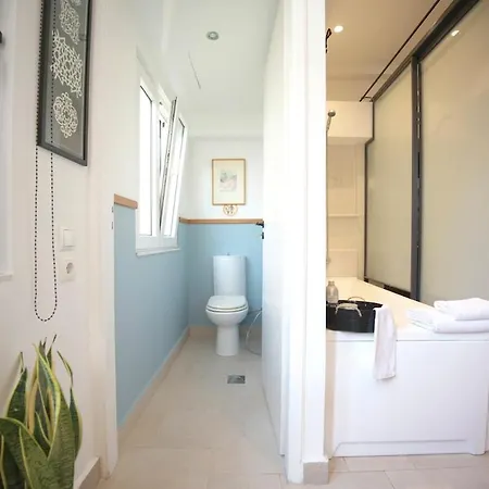 Romantica Deluxe With Hot Tub And Balcony, A Lovely Nest Near Old Town Apartamento