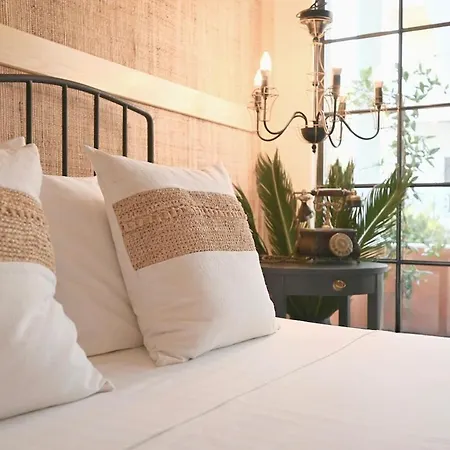 Romantica Deluxe With Hot Tub And Balcony, A Lovely Nest Near Old Town Apartamento Rhodes City